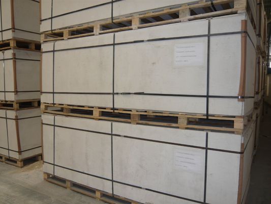 Máy tạo hình chân không nhựa với nguồn khí 0.8 - 1 MPa, công suất gia nhiệt 48 / 68 KW