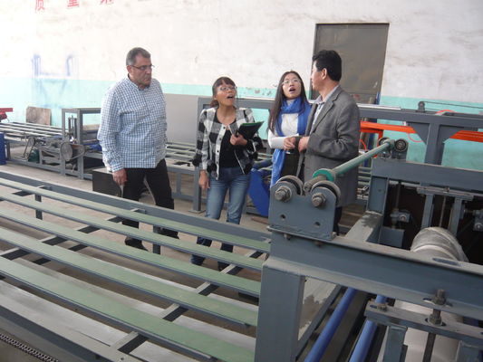 Máy làm gạch mái bảo quản nhiệt lớp cho việc sản xuất vật liệu xây dựng