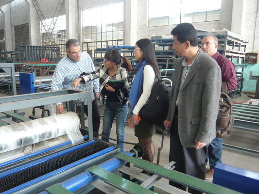 Máy làm gạch mái bảo quản nhiệt lớp cho việc sản xuất vật liệu xây dựng