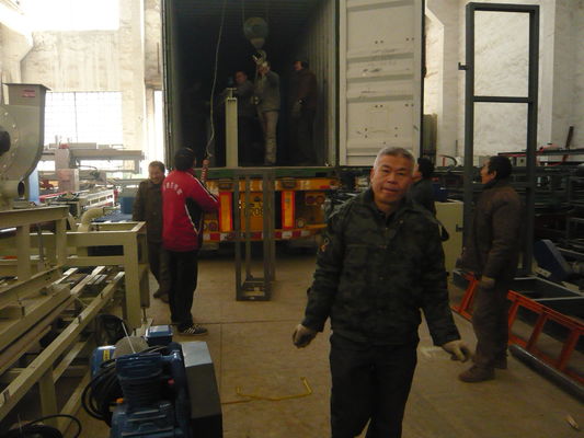 Đường dây sản xuất tấm thép sợi chống nhiệt với hệ thống điều khiển PLC