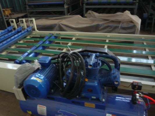 Máy làm cửa bằng thép tiết kiệm năng lượng 1.5 * 18 m