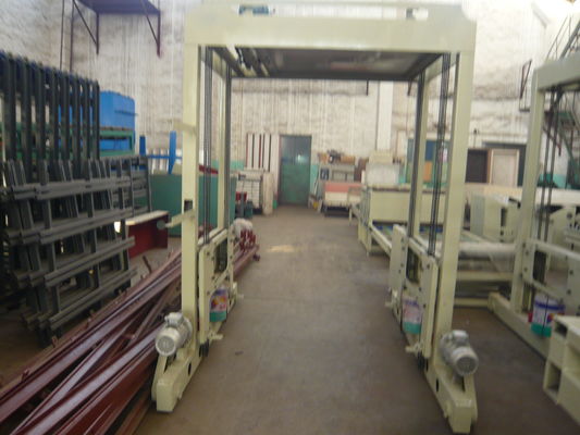 Máy tạo hình tấm tường nhẹ cho nguyên liệu thô Mgo / Mgcl / Lưới sợi thủy tinh