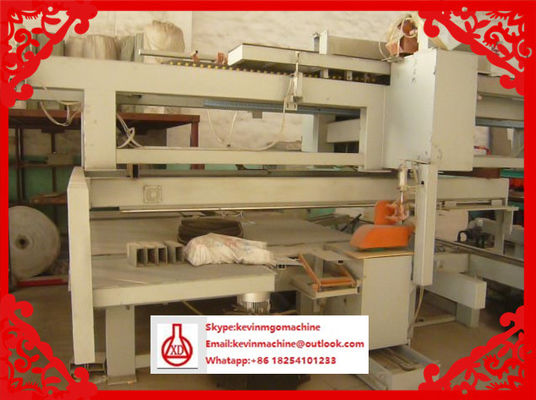 Máy ép tấm panel sandwich vách ngăn trong nhà với phương pháp ép nguội kích thước điều chỉnh