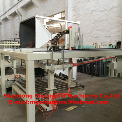 1500 Tấm / Ca Năng suất Máy móc Tấm tường Bánh Sandwich Tấm Magie Oxit