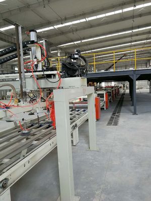 Máy làm tấm tường sandwich tự động hoàn toàn với công suất lớn hơn 3000 mét vuông