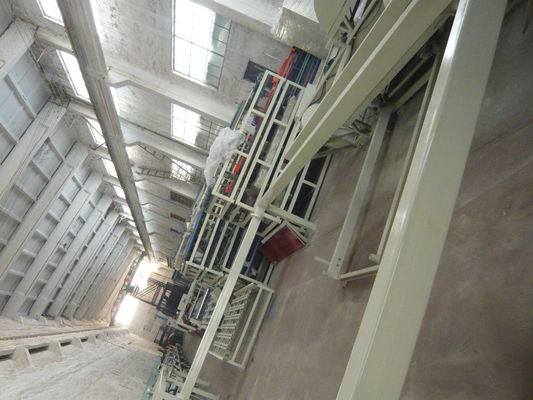 Máy chế tạo tấm sandwich cho vật liệu trang trí không cháy